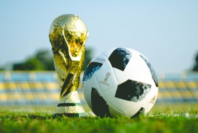 凯特·道格拉斯200米蛙泳实力登顶，道格拉斯,凯奇
