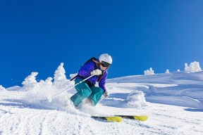 德甲赛事的安全保障体系完善，德甲赛制规则