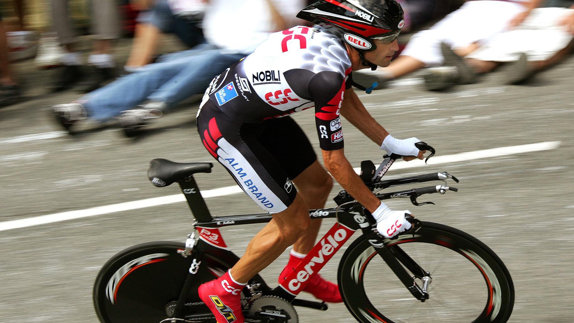 普劳德再次跻身世界蝶泳前列，普劳德游泳